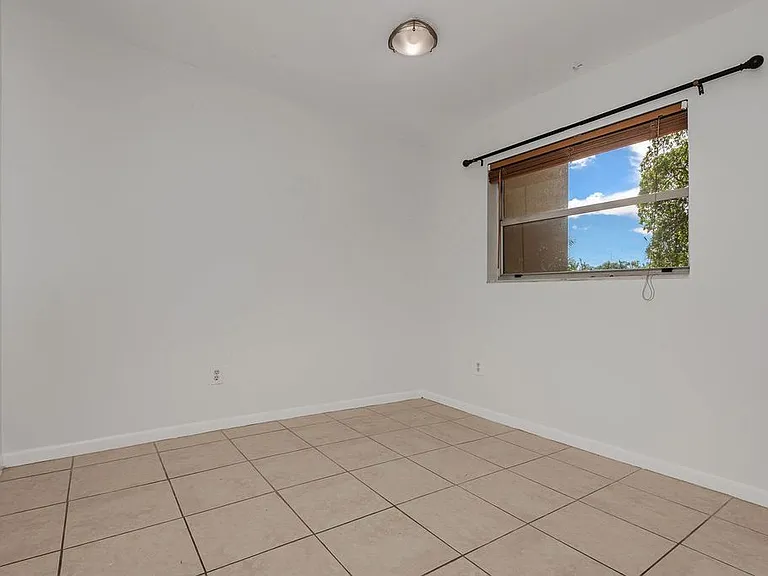 4111 Stirling Rd #308 — Photo 18