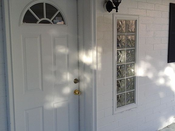 4th image of 850 W Avenue J