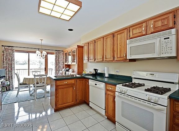 5th image of 3133 Driftwood Ct #313