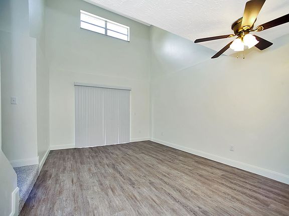 2nd image of 1476 Croftwood Dr #1476