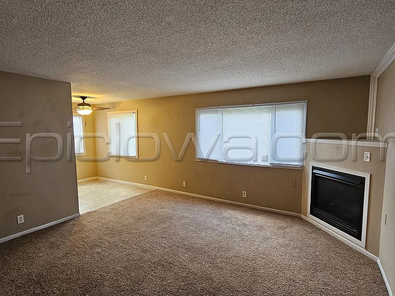 1207 O Avenue Pl NE — Photo 3