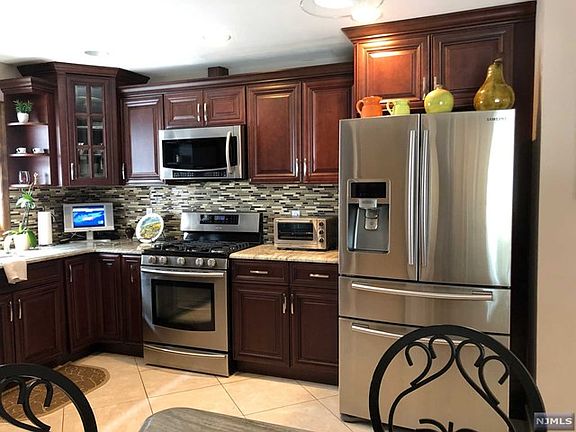 2nd image of 220 Thomas Ave Floor 1