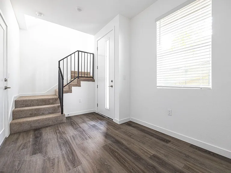 Raintree Court — Photo 14