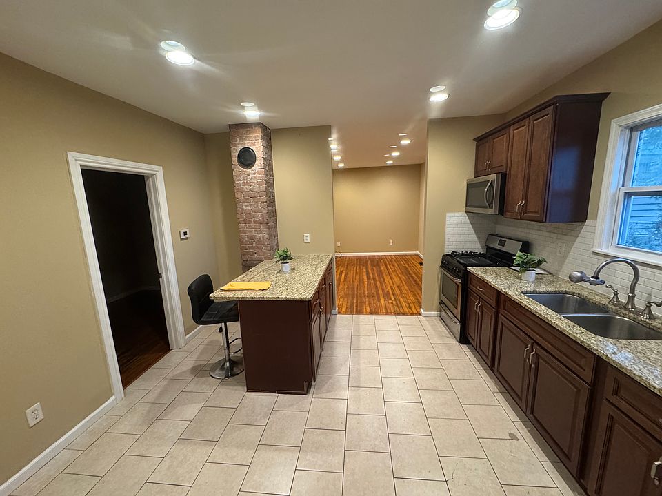 1st image of 34 Marion St #2