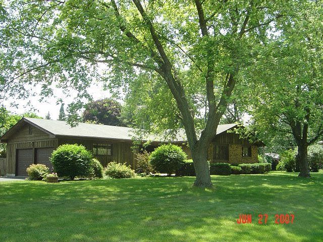 840 Mc Claran Ave., Aurora, IL  