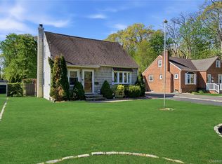 90 Fischer Avenue, Islip Terrace, NY 11752