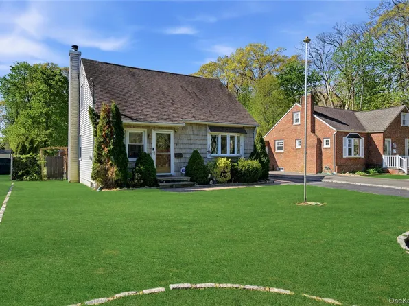 90 Fischer Avenue, Islip Terrace, NY 11752
