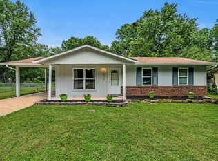216 Rock Bridge Rd, Villa Ridge, MO 63089