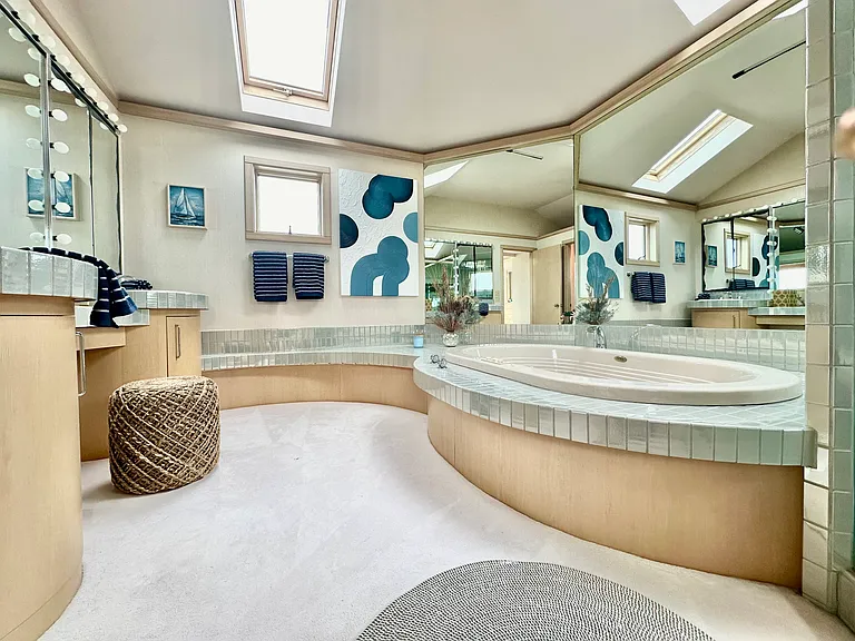 Salishan Dr — Photo 17