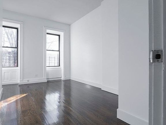 3rd image of 629 Willoughby Ave #3E