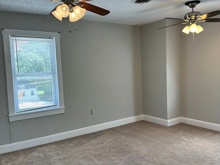 215 Millwood Ave — Photo 6
