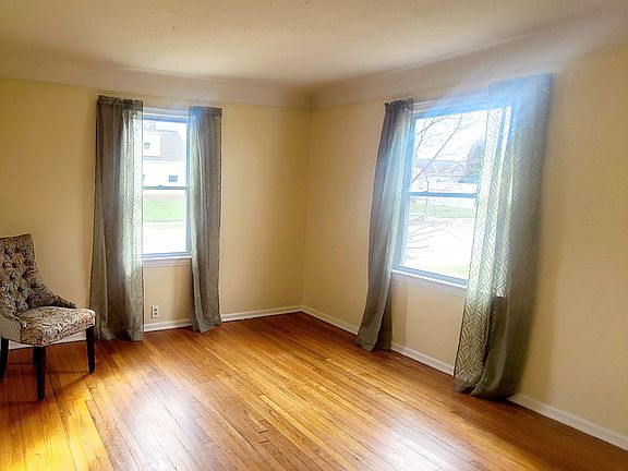2nd image of 17521 Lotus Dr