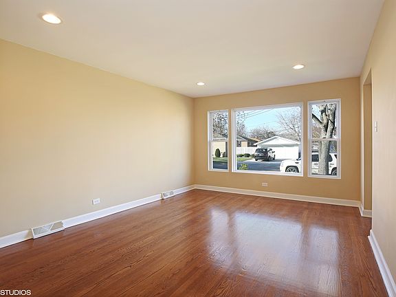2nd image of 9413 S Country Club Dr