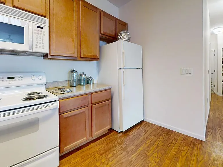 Windsor West | Specials Available — Photo 58