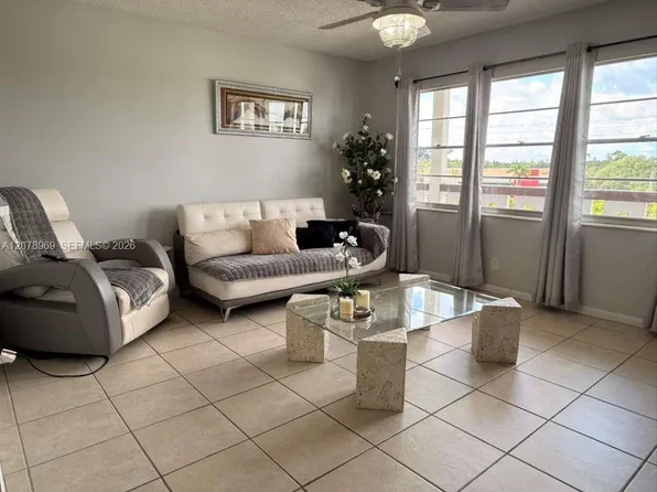 425 Southampton Sq #425-B, West Palm Beach, FL 33417
