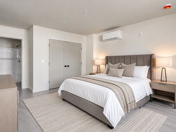 5th image of 131 Perry St #403