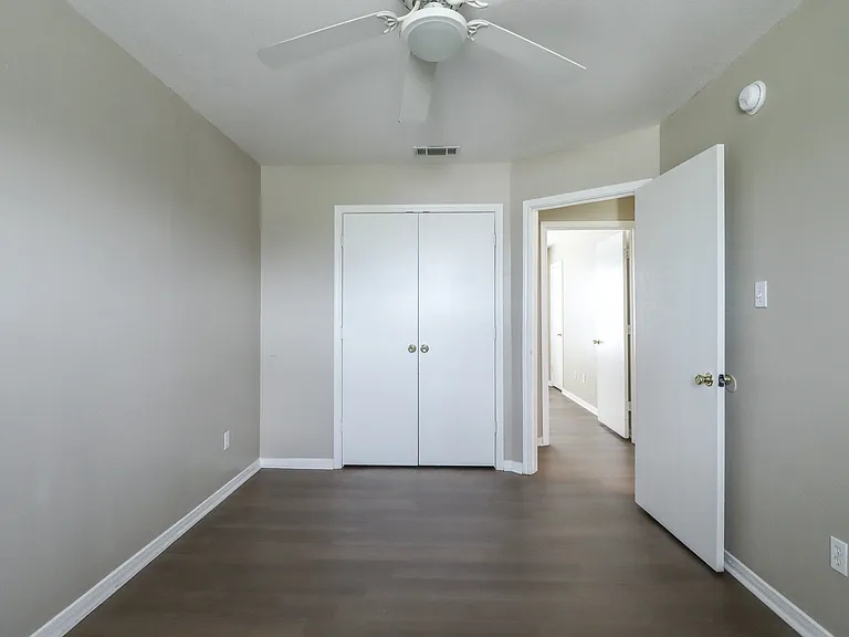 807 Leifester Cir #B — Photo 15