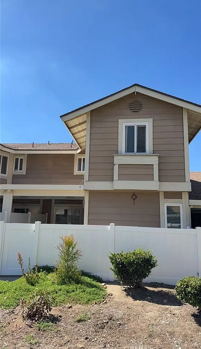 2 bed, 1000 sqft, $2,250 — Photo 1