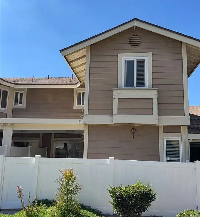 1650 S Campus Ave #U72