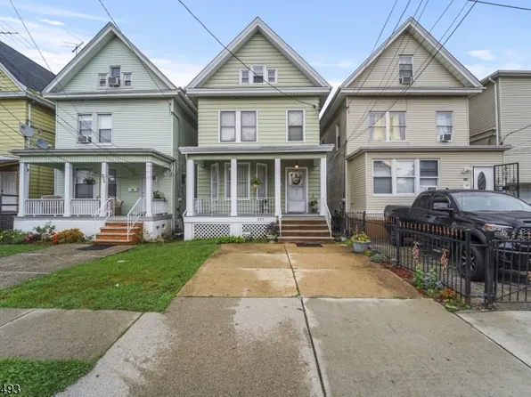 256 Orchard St, Elizabeth City, NJ 07208