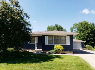 1310 S 10th Ave E, Newton, IA 50208