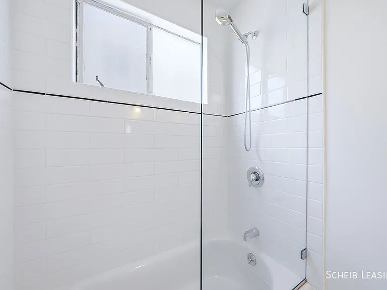 426 S Rexford Dr #4 — Photo 9