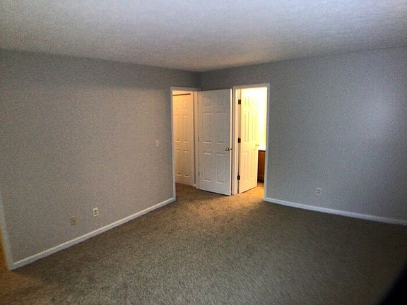 5th image of 8432 Country Club Blvd