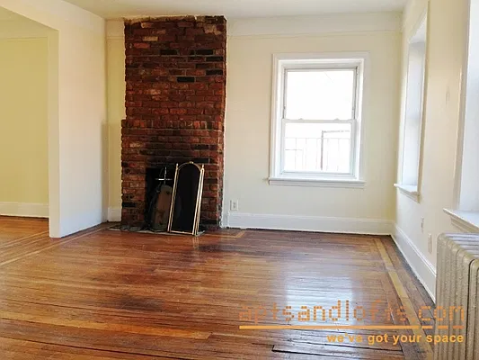 Rented by aptsandlofts.com | media 8