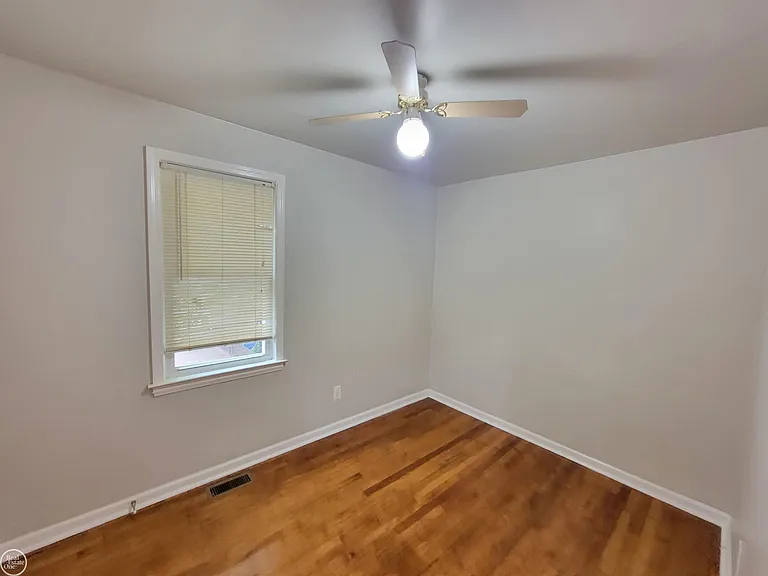 3657 Alvina Ave — Photo 12