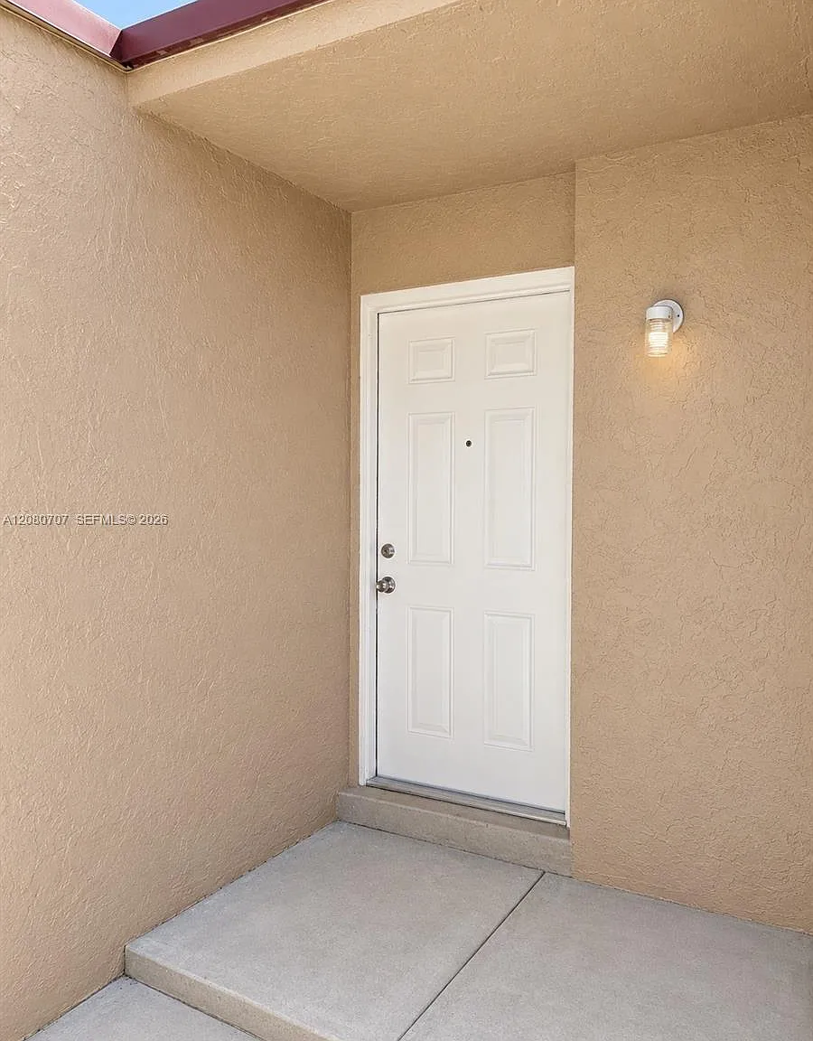 Villas At Cutler Ridge — Photo 2
