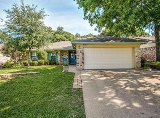 2125 Reverchon Dr, Arlington, TX 76017