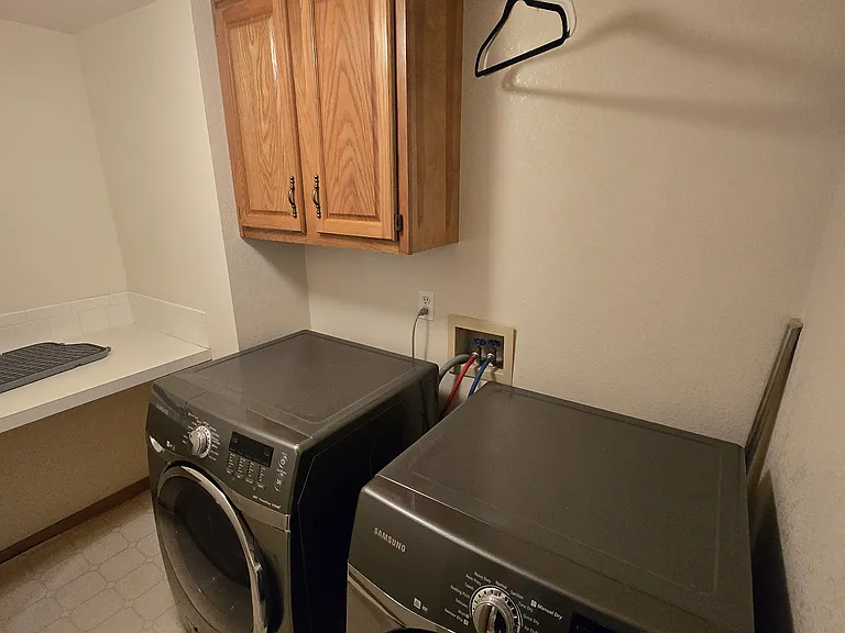1637 Westbridge Dr #E3 — Photo 10
