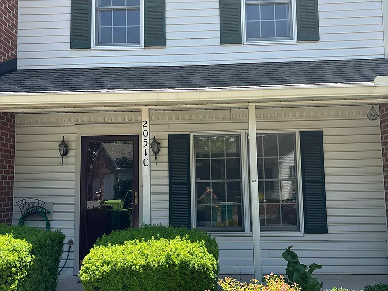 2051C Raleigh Rd — Photo 1