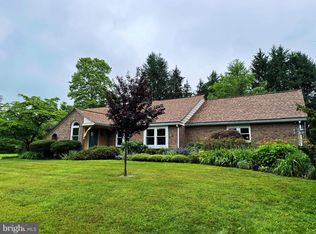 1392 Kutz Dr, Pottstown, PA 19465