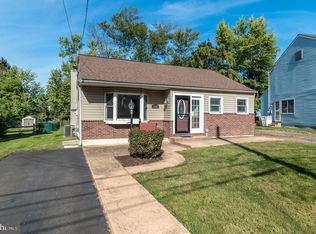 133 Manor Rd, Hatboro, PA 19040