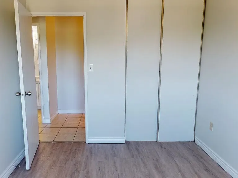7285 Tranby Ave — Photo 4