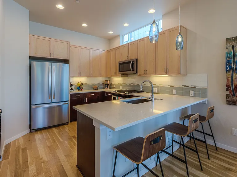 1364 Snowberry Ln — Photo 3