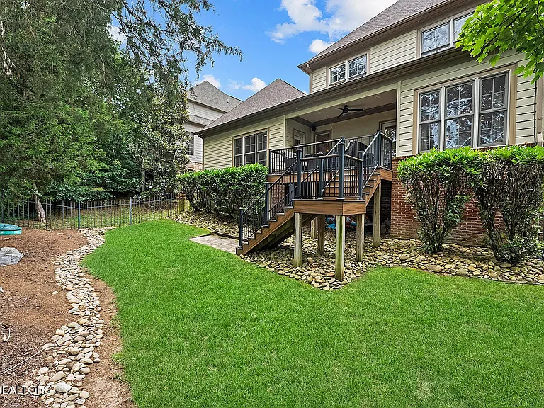 9607 Levens Way — Photo 29