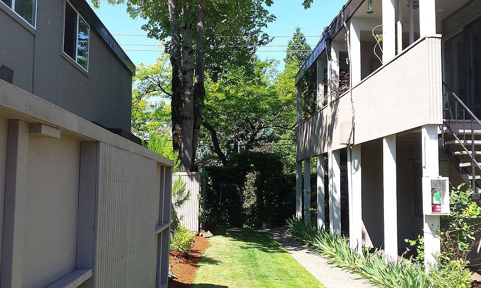 Kalani Apartments 3030 SE Pine St Portland OR Zillow