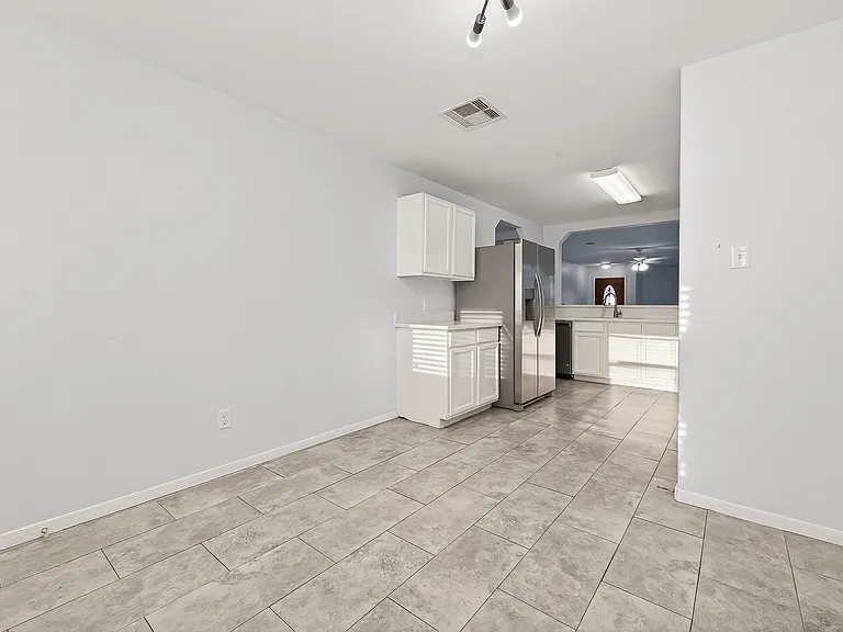 2731 Roaring Oaks Ln — Photo 26