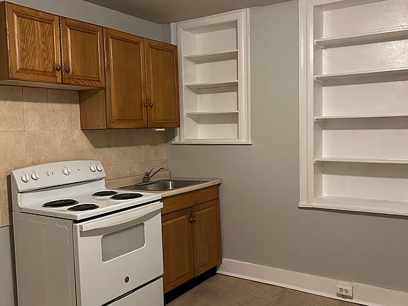 3rd image of 3054 Richmond St APT 2