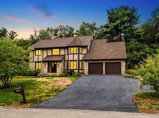 2 Braeburn Rd, Chelmsford, MA 01824