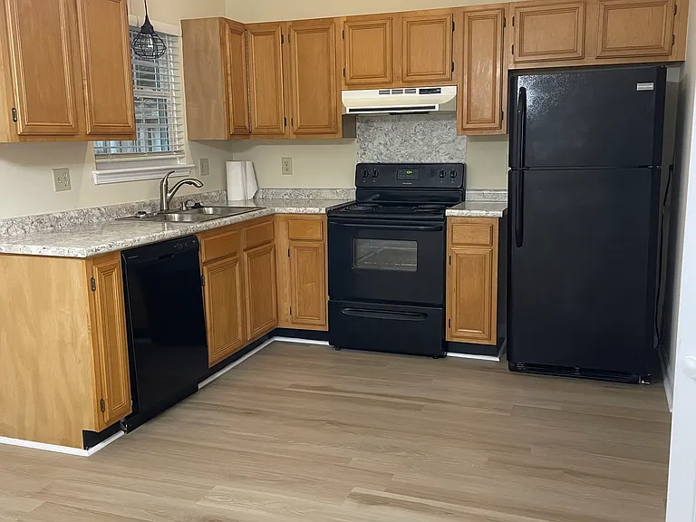 220 Cape Point Ln #A — Photo 6