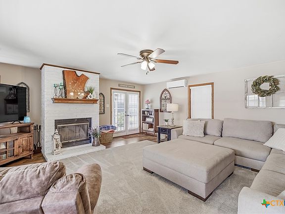 4th image of 1363 Old Goliad Rd