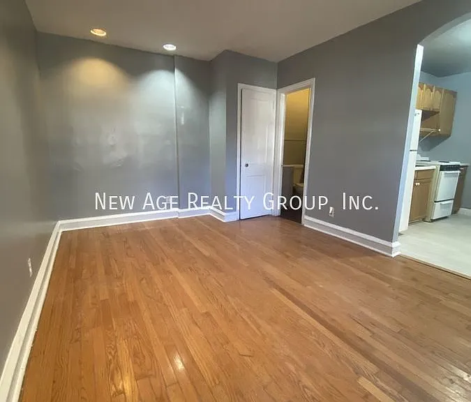 521 S 42nd St #1R — Photo 4
