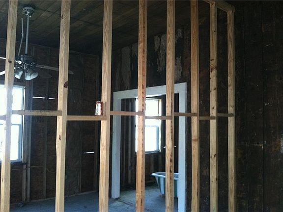 5th image of 1375 Saint Anthony St #77