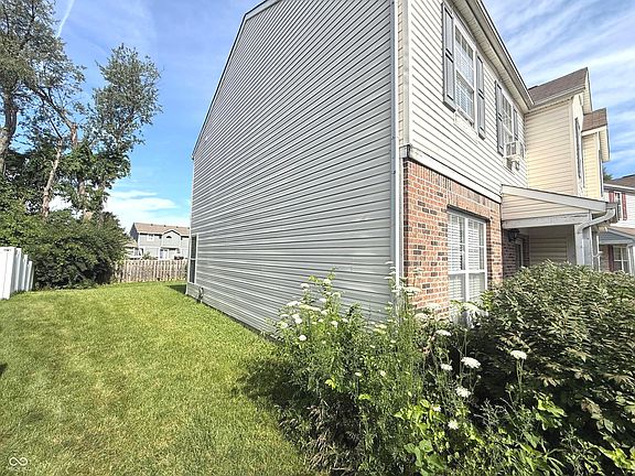 2nd image of 3956 Beaconsfield Ln