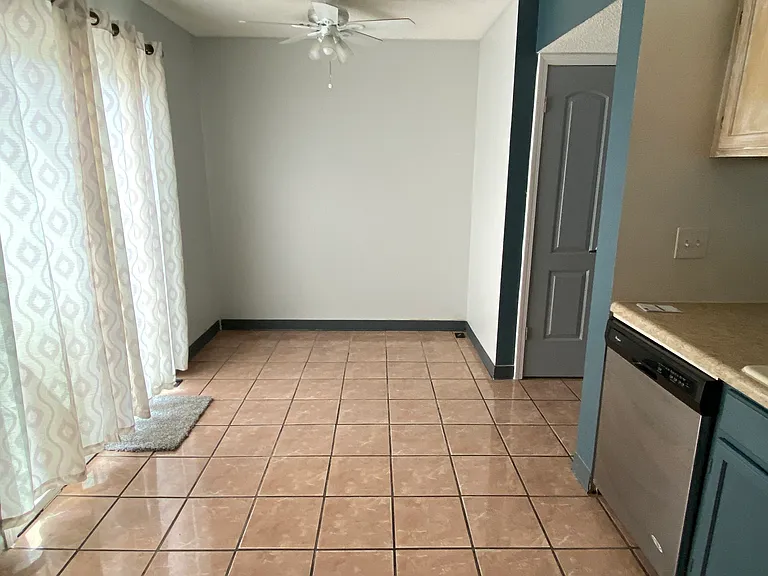 414 Sea Rover Ln NW #B — Photo 5