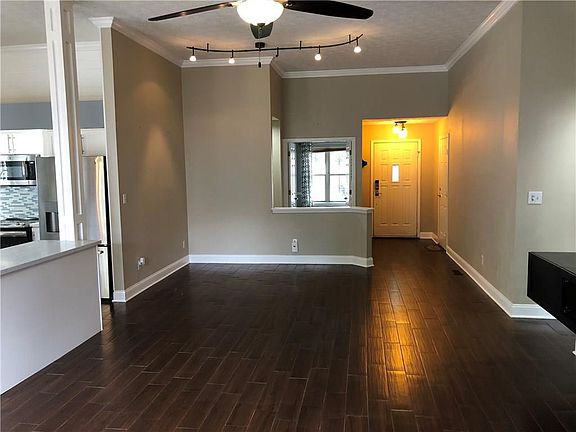 4th image of 8566 Rock Hollow Cir