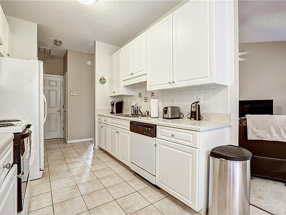 5th image of 6748 Sassafras Dr